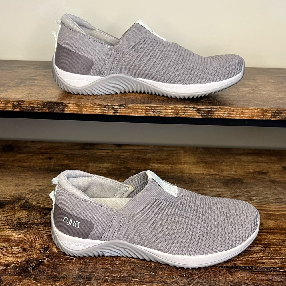Ryka Echo Knit Gray Slip on Hiking Sneaker Arch Support APMA approved women's 6‎